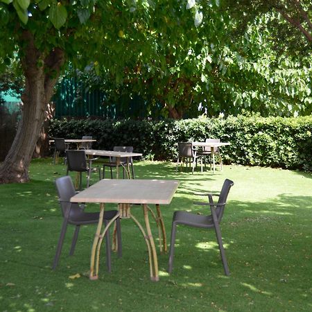 Hostal Blayet Valencia Buitenkant foto