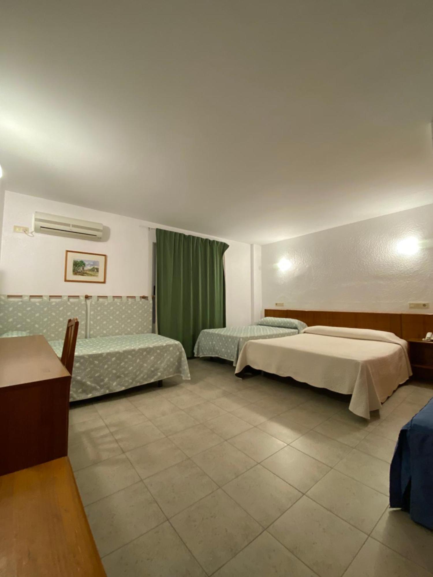 Hostal Blayet Valencia Buitenkant foto