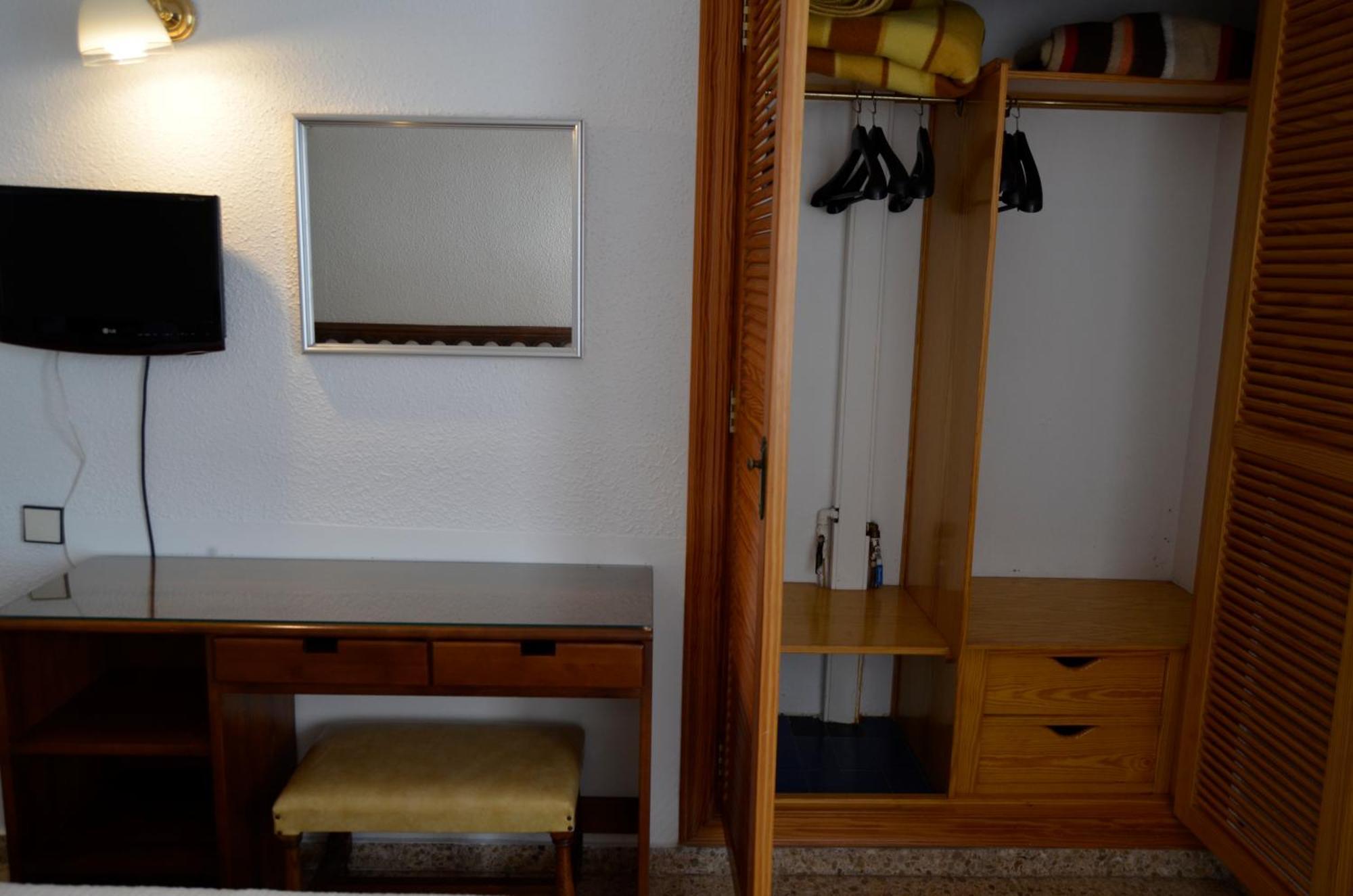 Hostal Blayet Valencia Buitenkant foto