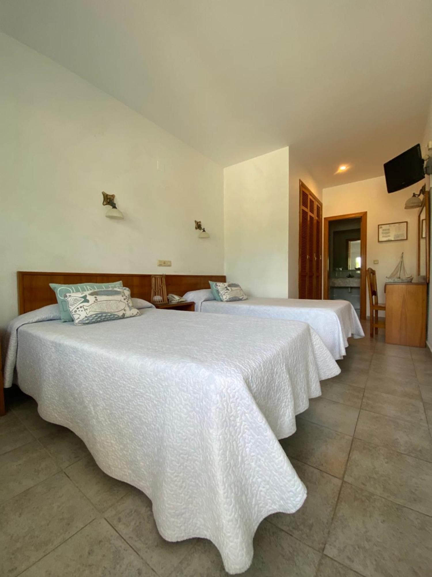 Hostal Blayet Valencia Buitenkant foto