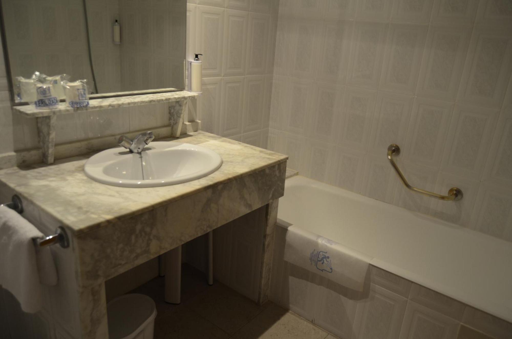 Hostal Blayet Valencia Buitenkant foto