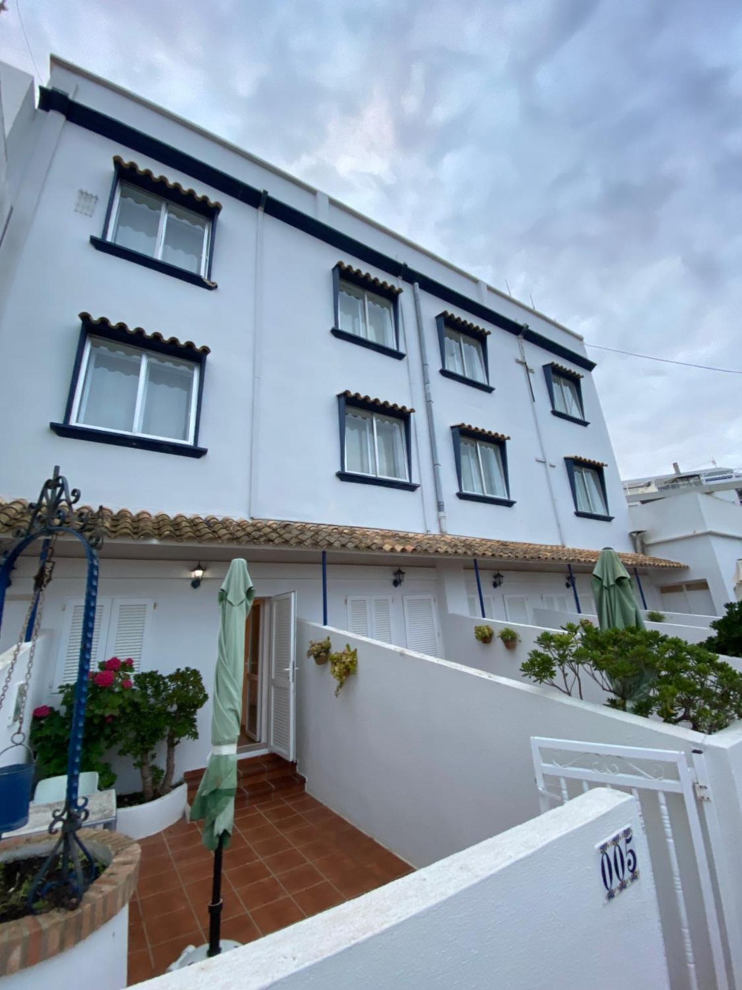 Hostal Blayet Valencia Buitenkant foto