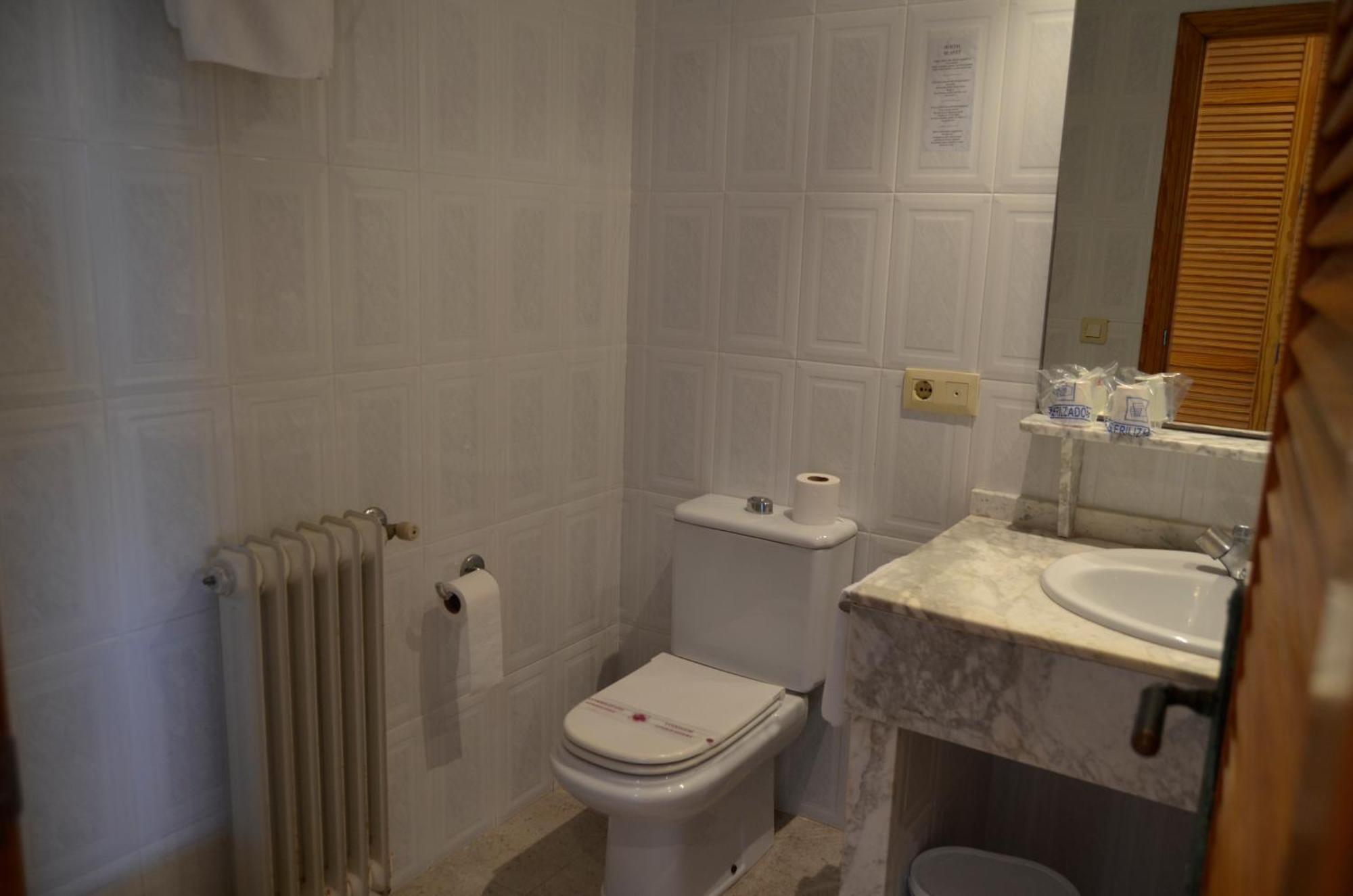 Hostal Blayet Valencia Buitenkant foto