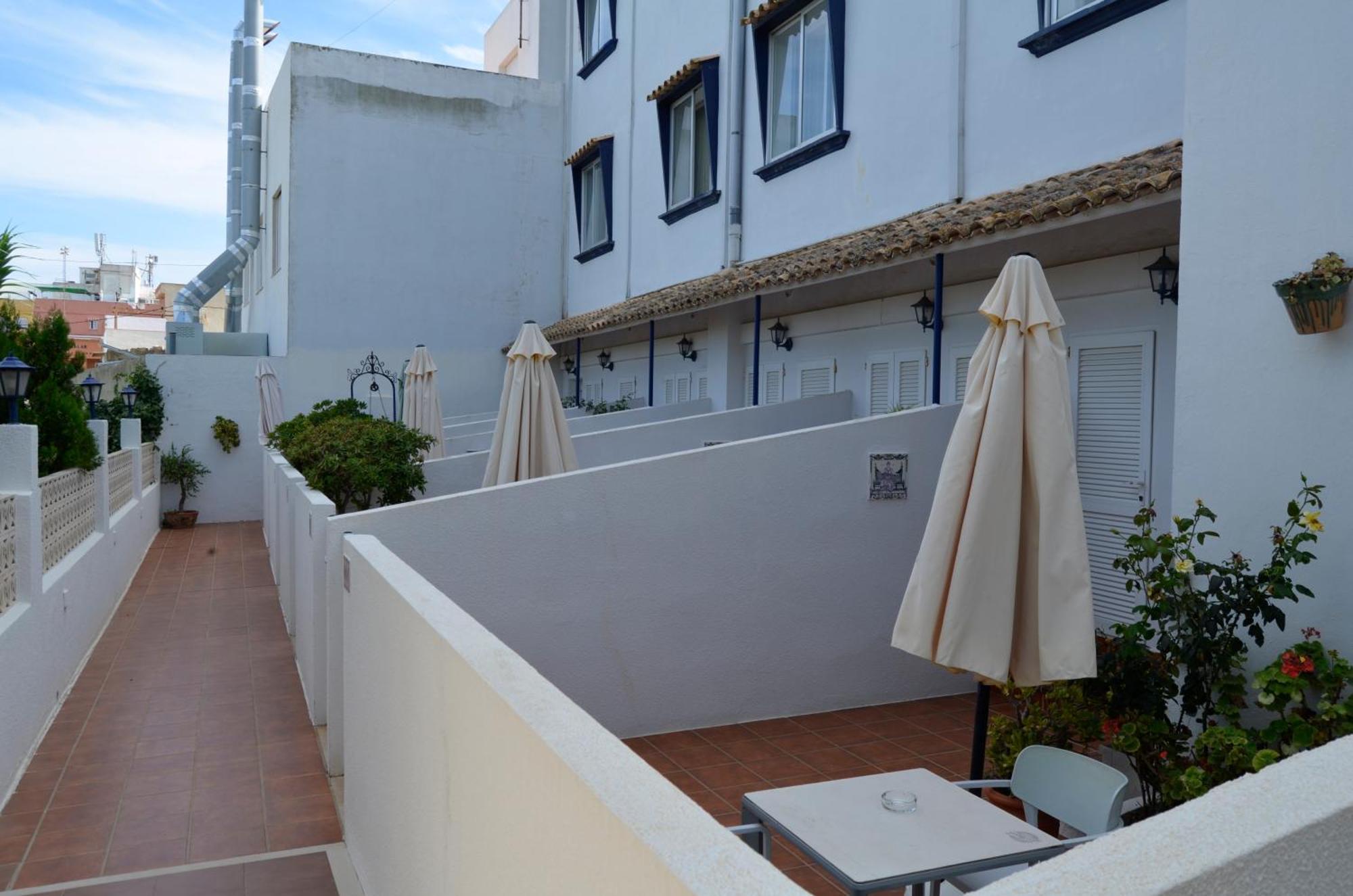 Hostal Blayet Valencia Buitenkant foto