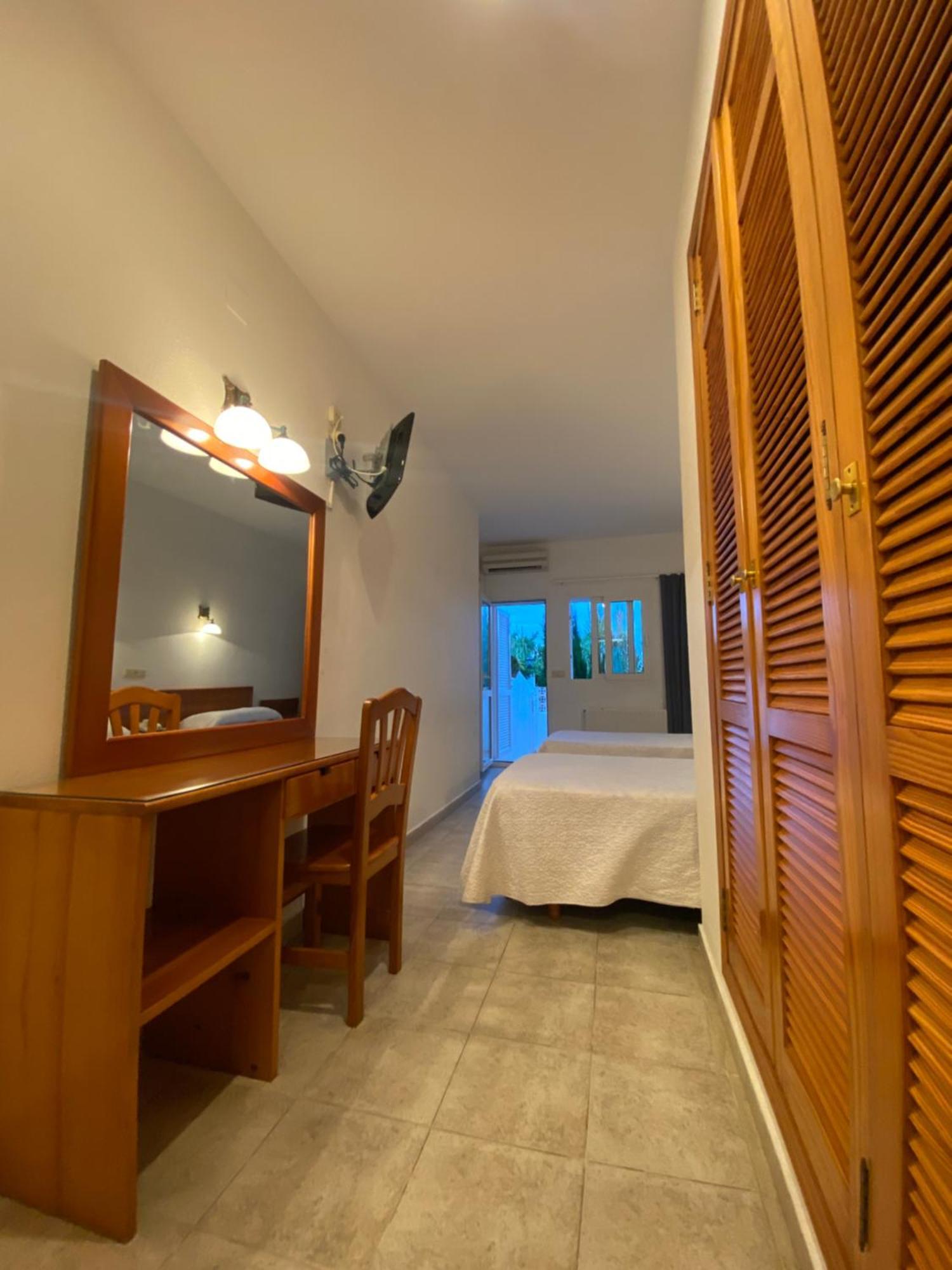 Hostal Blayet Valencia Buitenkant foto